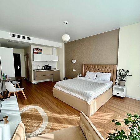 White Apartment Batumi Exteriör bild